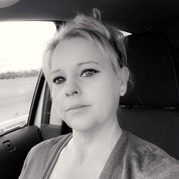 Meet your Posher, Tracy - Picture 1 of 1